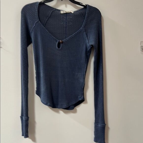 New Free People We the Free Blue Henley  Long Sleeve Top Small - Picture 1 of 4
